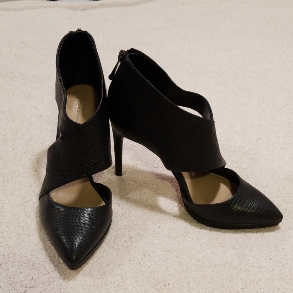 BCBG MAX AZRIA black leather heels